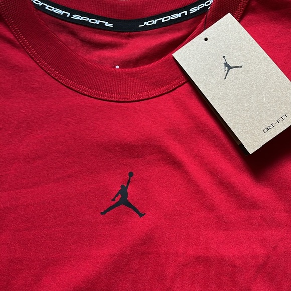 Air Jordan red tee shirt with jordan emblem on front. Brand new - Picture 2 of 3